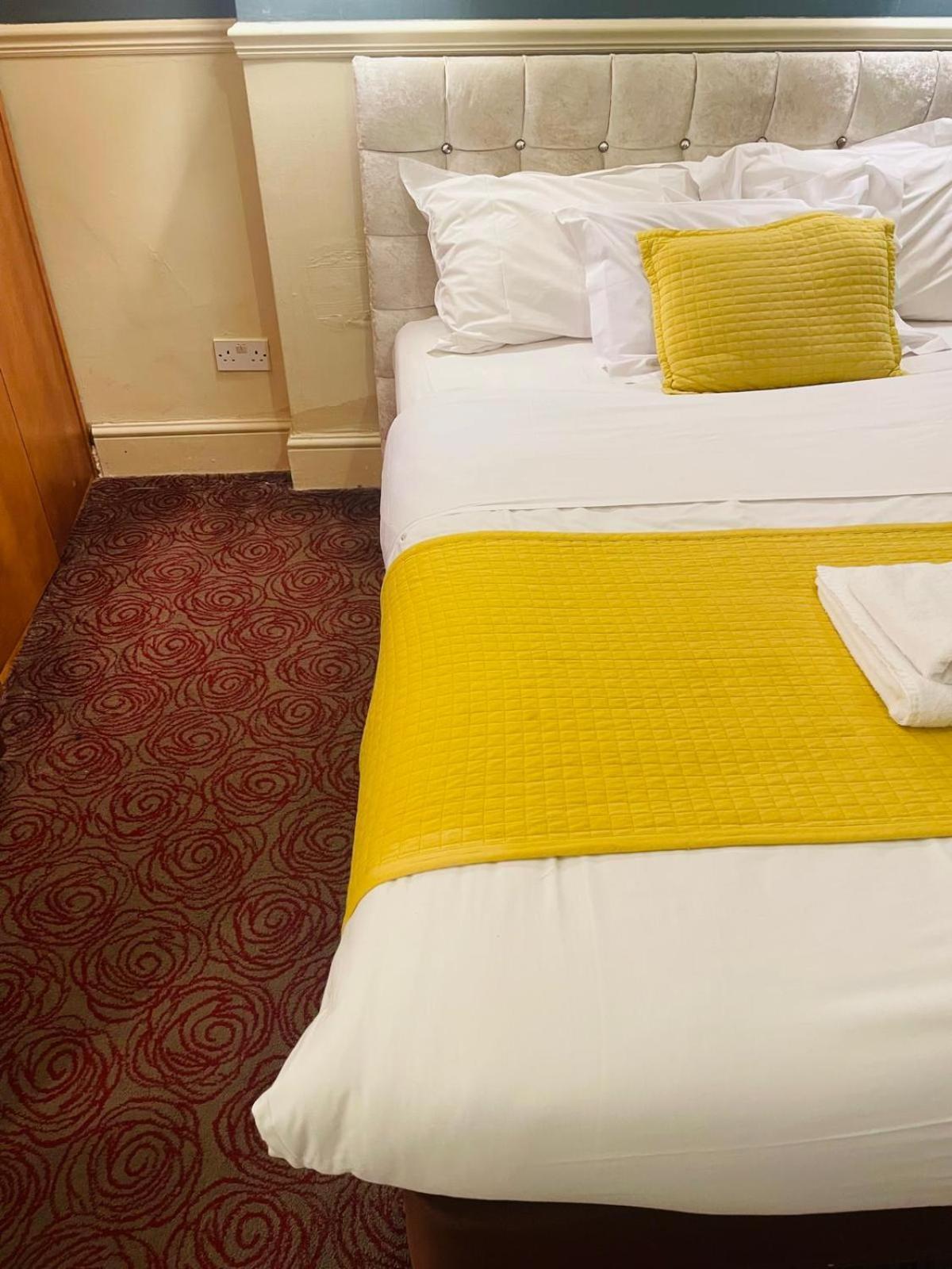 Eurobar & Hotel Oxford Eksteriør billede