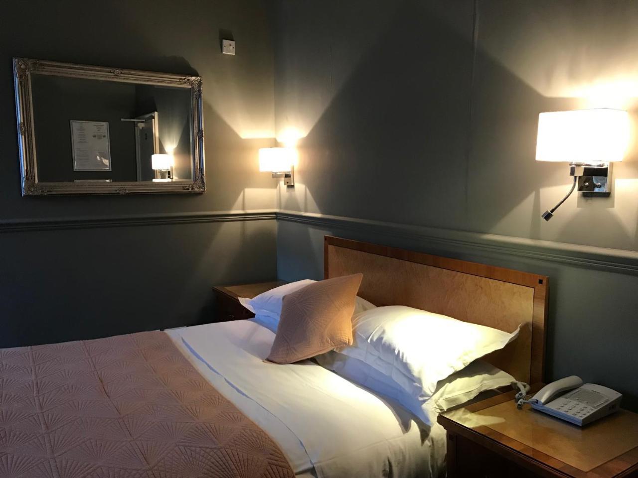 Eurobar & Hotel Oxford Eksteriør billede